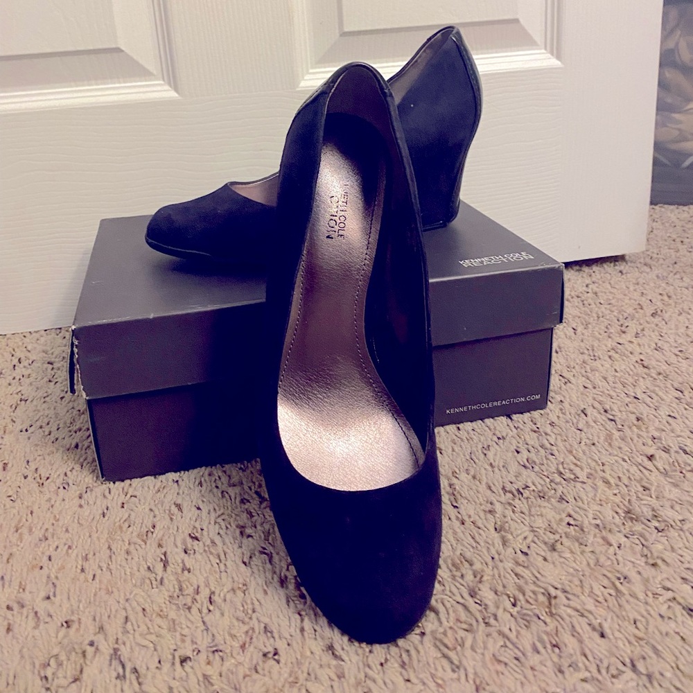 KENNETH COLE REACTION navy suede wedge shoe. Sz 10